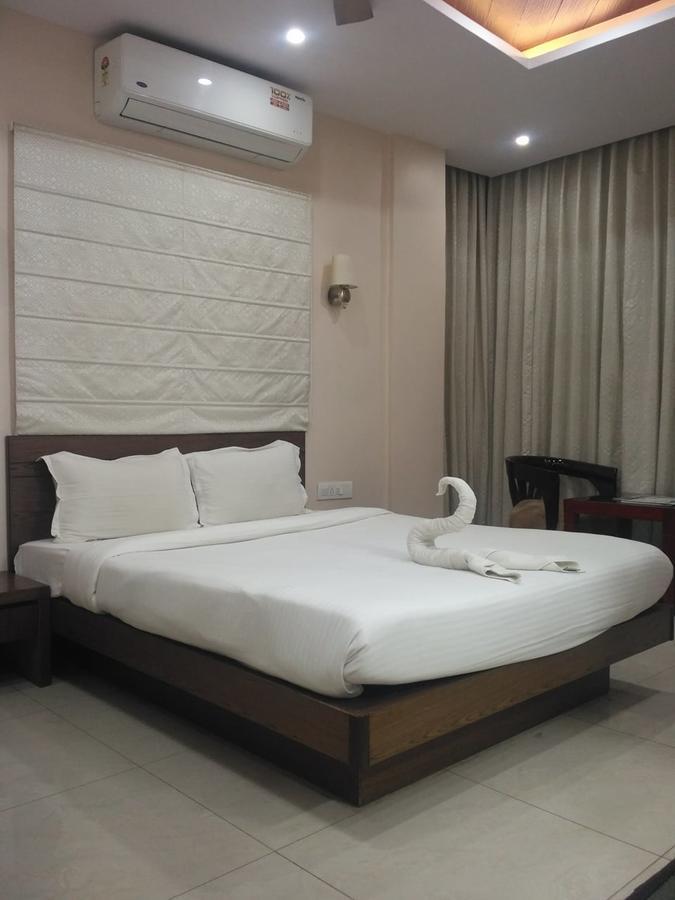 The Oval Hotel